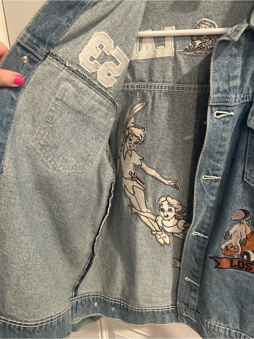 Disney cakeworthy Peter Pan embroidered Neverland denim jacket medium - Picture 7 of 14